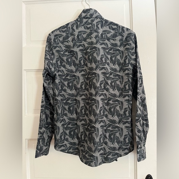 Men’s size large button down shirt - Picture 5 of 9